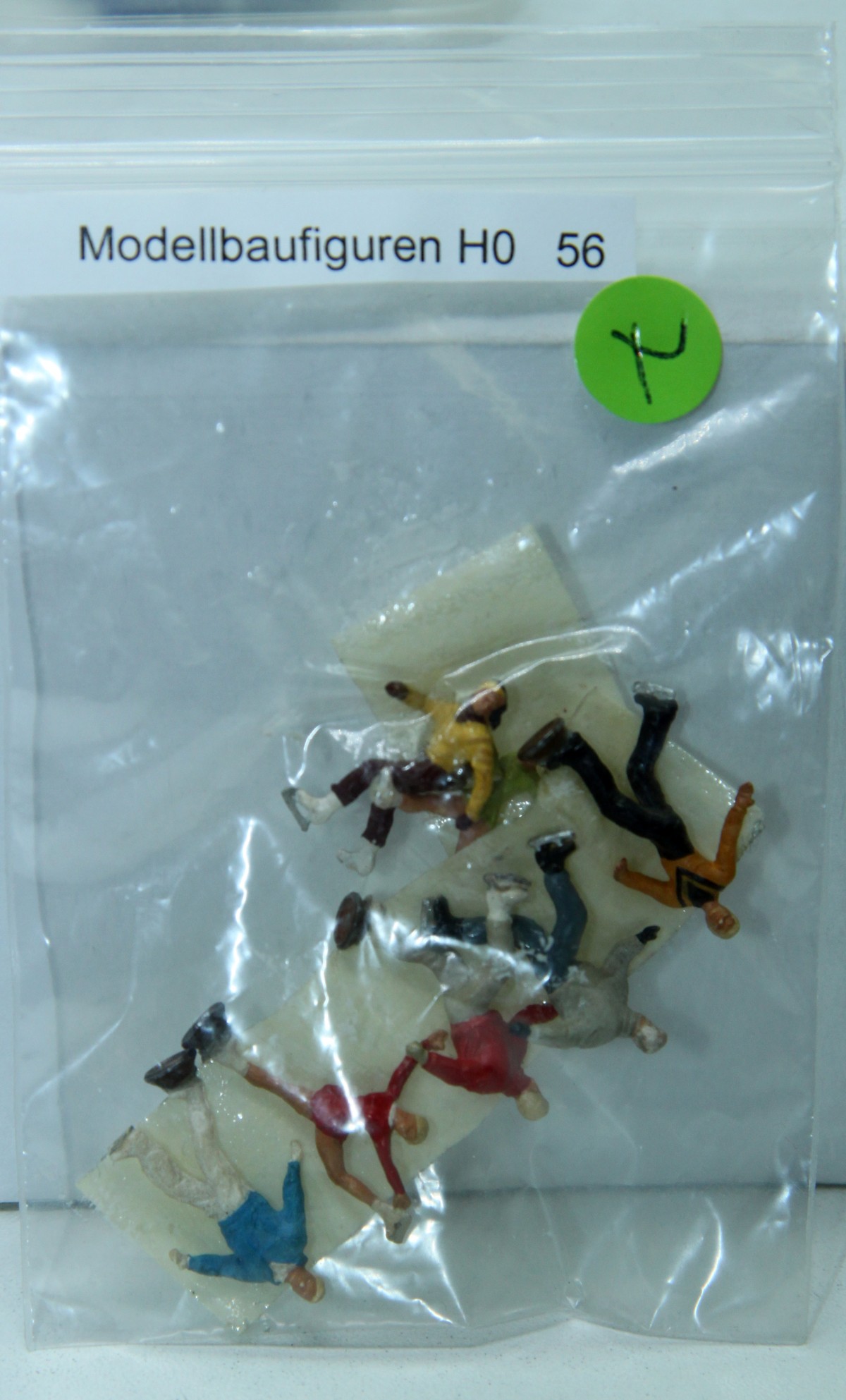 Modellbaufiguren-Set Nr. 56, verschiedene Schlittschuhläufer, 6 Stück, für Spur H0, in Ersatzverpackung