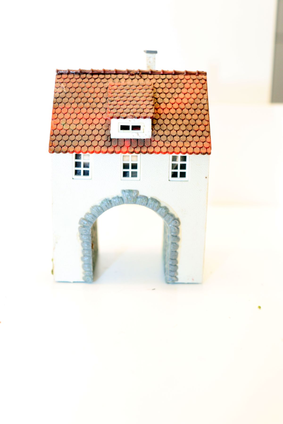 Model building SW21150, inhabited city gate (already assembled from a kit, the item comes from a dismantled layout), for N gauge,