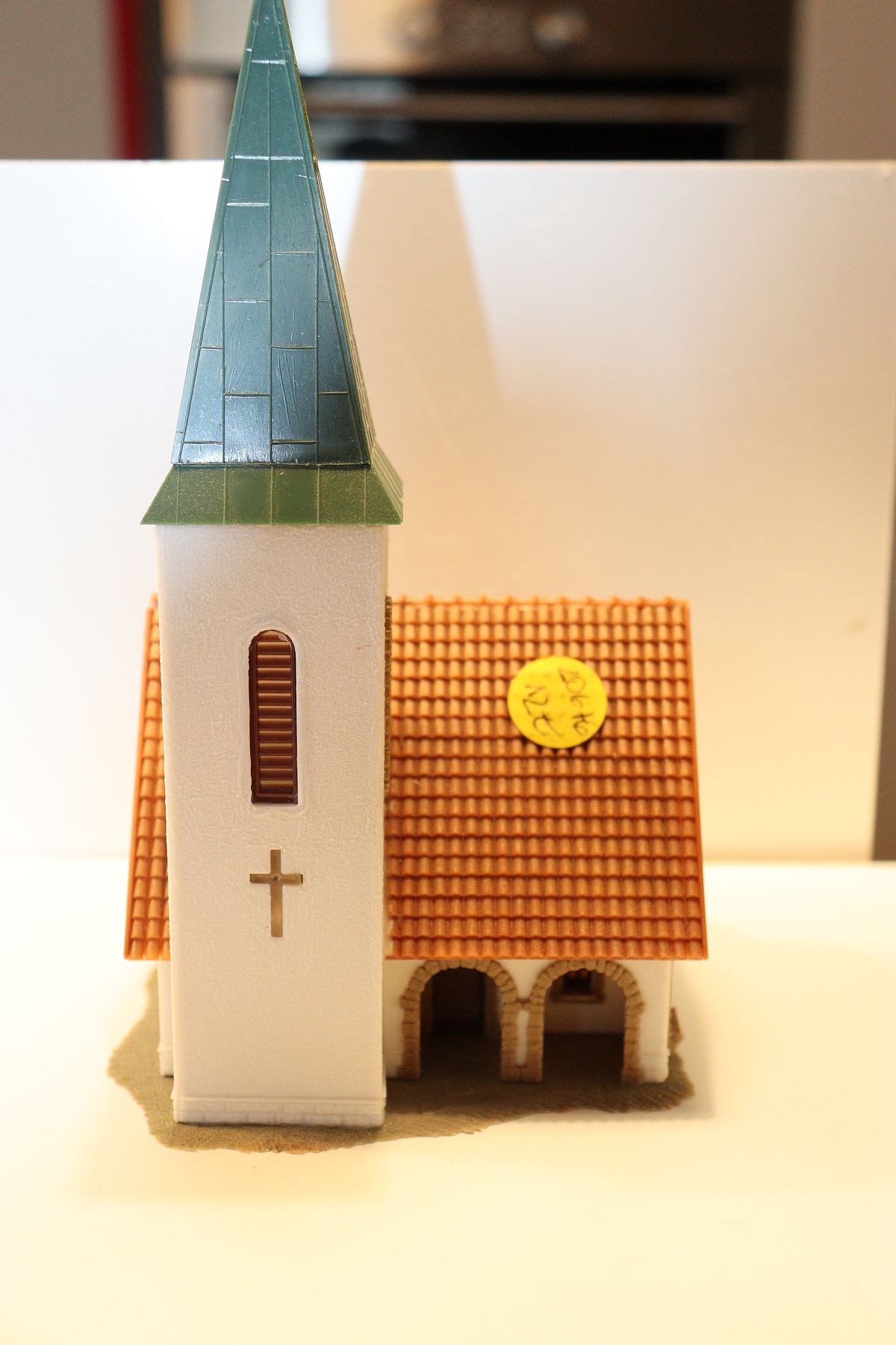 Model SW20676, large church with square steeple, (already assembled from kit), for H0 scale