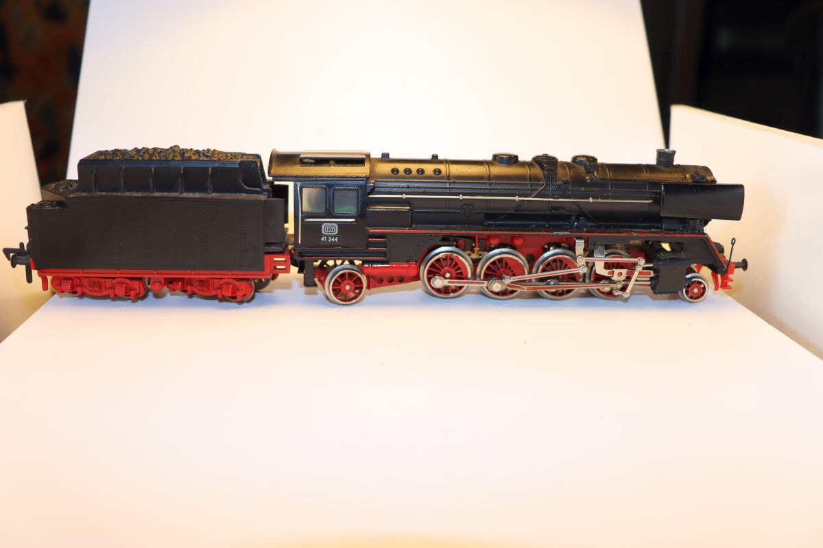 Fleischmann 1364, DB steam locomotive BR 41344, 1950s, DB black 2-8-2 class, DC, for H0 gauge, see pictures, 