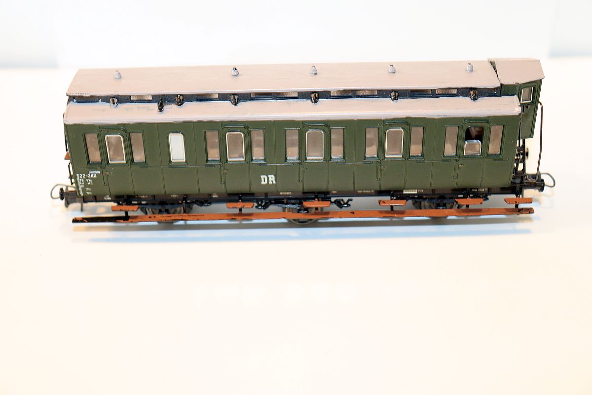 Roco SW20864, Personenwagen dreiachsig, der DR, grün, DC, für Spur H0, siehe Bilder,