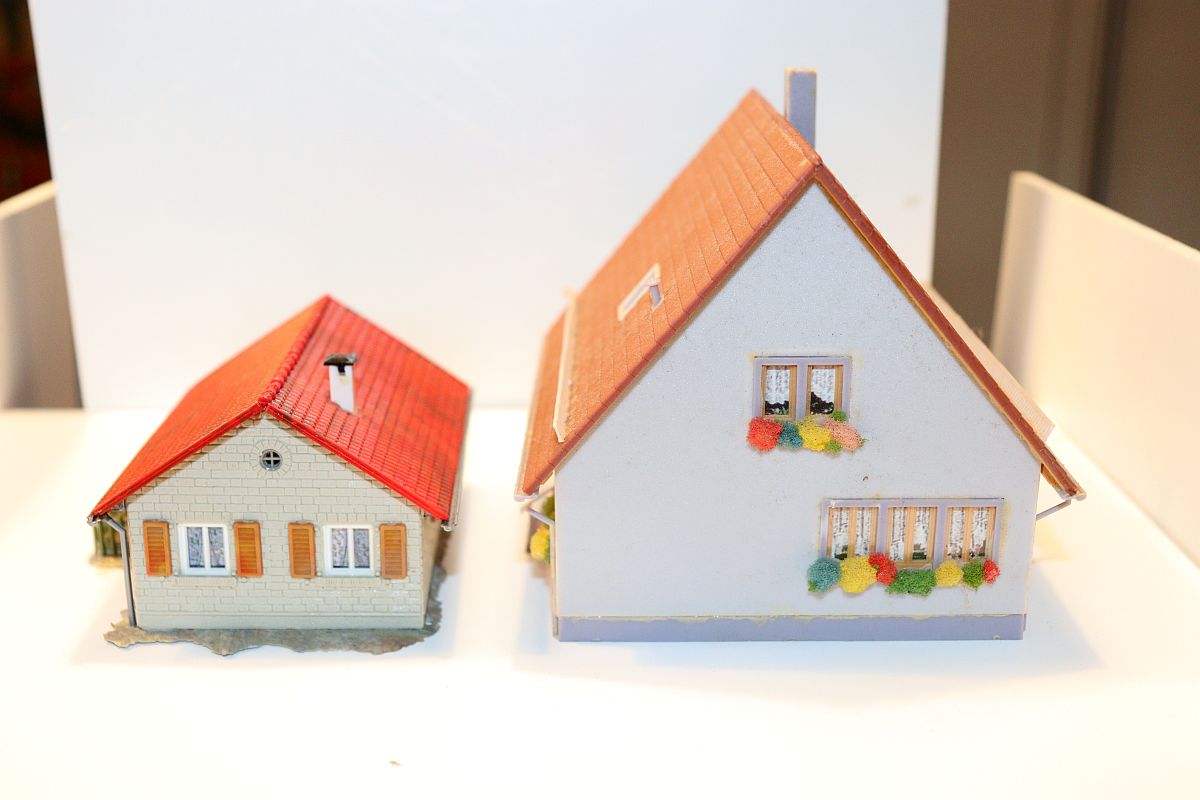 Model kit of 2 houses, SW19233 