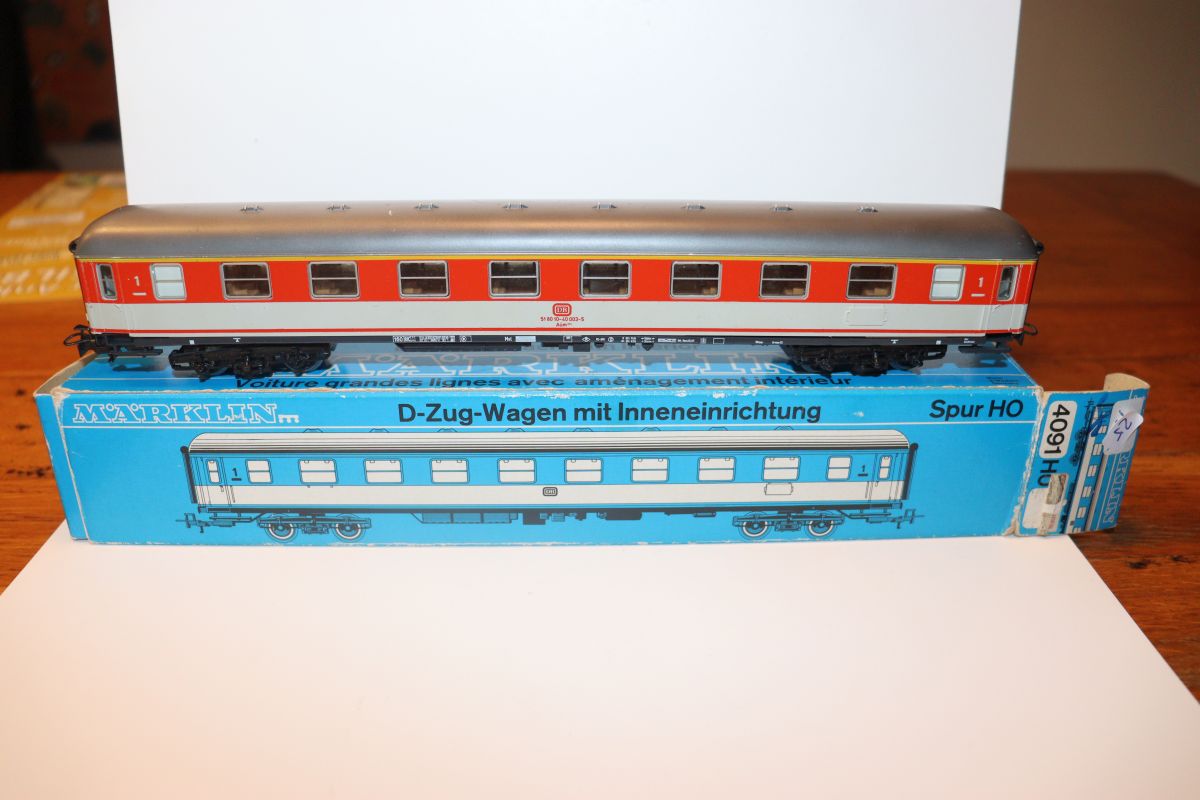 Märklin 4091.1, DB D-Train Car, vermilion/gray, 2nd class, sheet metal, interior details, AC, H0 scale, with original packaging