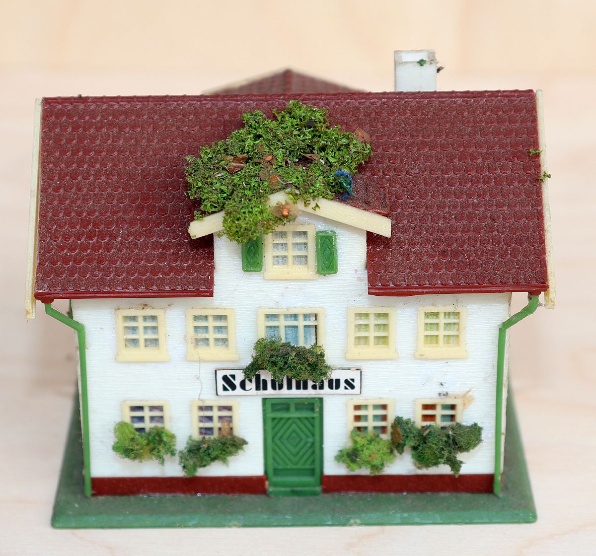 N scale model building, school house, SW19279, 