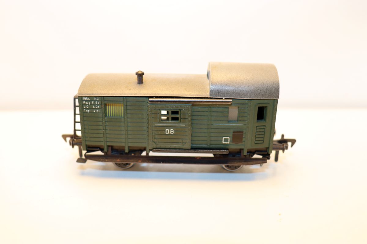 Fleischmann SW21267, DB luggage car, green, vintage, DC, for H0 gauge, see pictures,