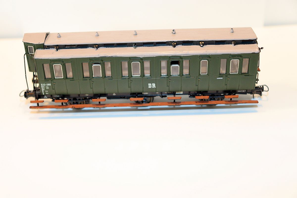 Roco SW20864, Personenwagen dreiachsig, der DR, grün, DC, für Spur H0, siehe Bilder,