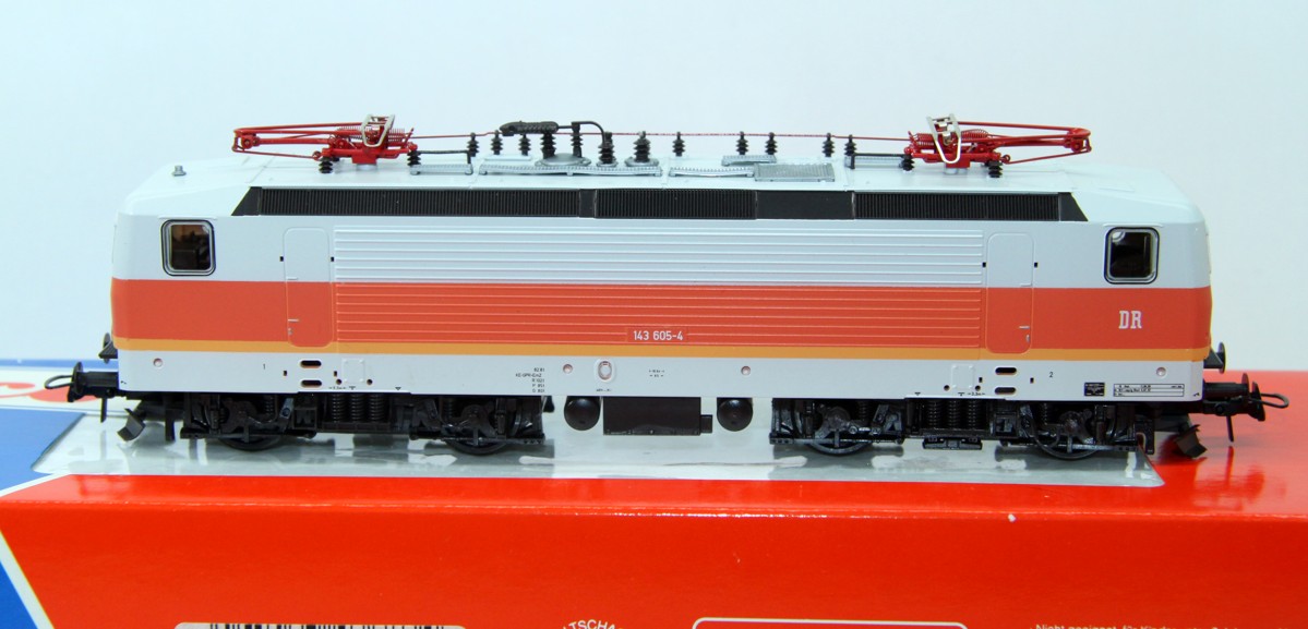 Roco 43683, Elektrolok BR 143 605-4 der DR, S-Bahn, grau/orange, DC, Spur H0, in Originalverpackung, siehe Bilder