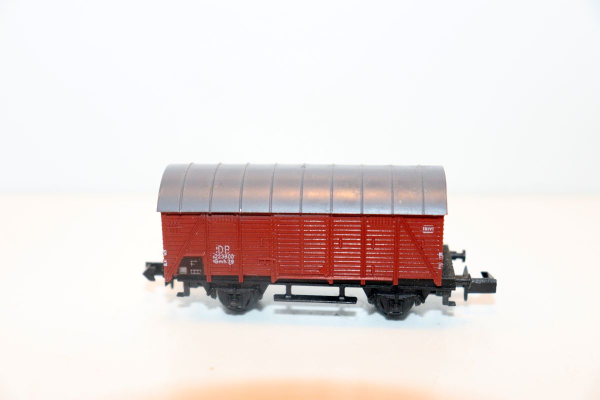 Arnold  SW22251, gedeckter Güterwagen, rotbraun/grau,   "DB", DC, für Spur N