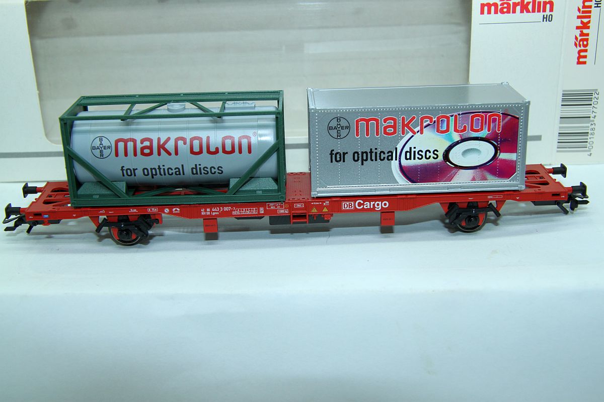 Märklin 47702, Containertragwagen mit 2 Container, Aufschrift "Makrolon for optical discs"