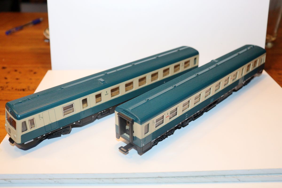 Lima 201090 & 201091,  DB Triebwagen 628 004-4 beige-türkis 2-teilig,  Epoche 4