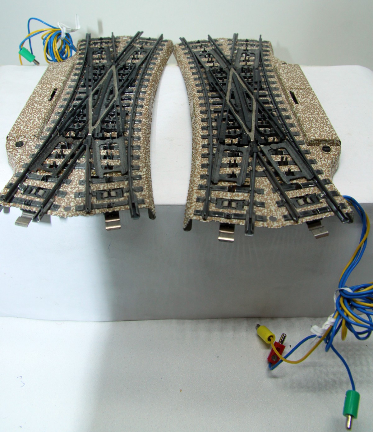 Märklin 5207, Double crossing turnout with electromagnetic drive. Crossing angle 24 degrees