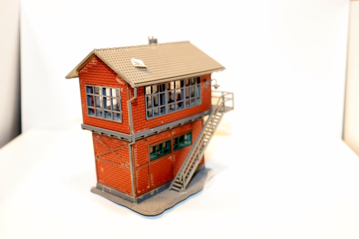 Modellbau SW20286, small two-storey workshop with lighting, (already assembled from kit, the item comes from a dismantled layout), for H0 scale, 