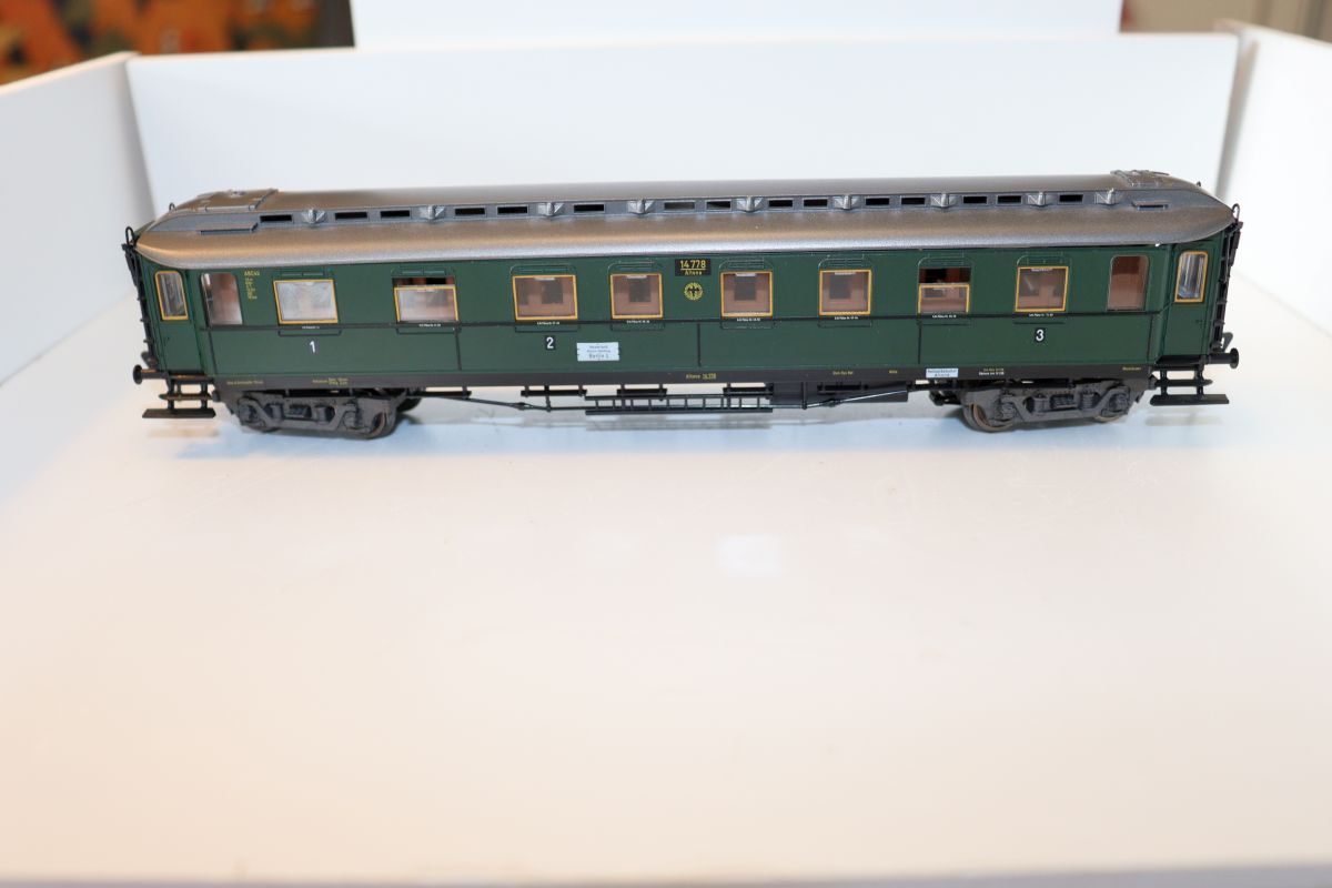 Fleischmann 5083, passenger coach 1st/2nd/3rd class of the DRG, "Altona 14778", with interior lighting, green, era II, DC, for gauge H0, see pictures, 
