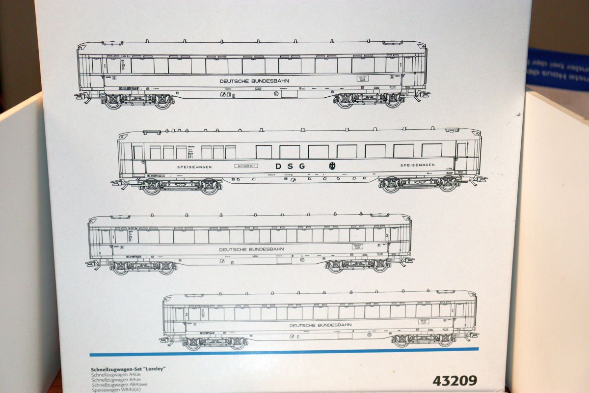Märklin 43209, DB Loreley A4üe 4-piece Express Train Car Set, Era III, AC, for H0 scale, with original packaging.