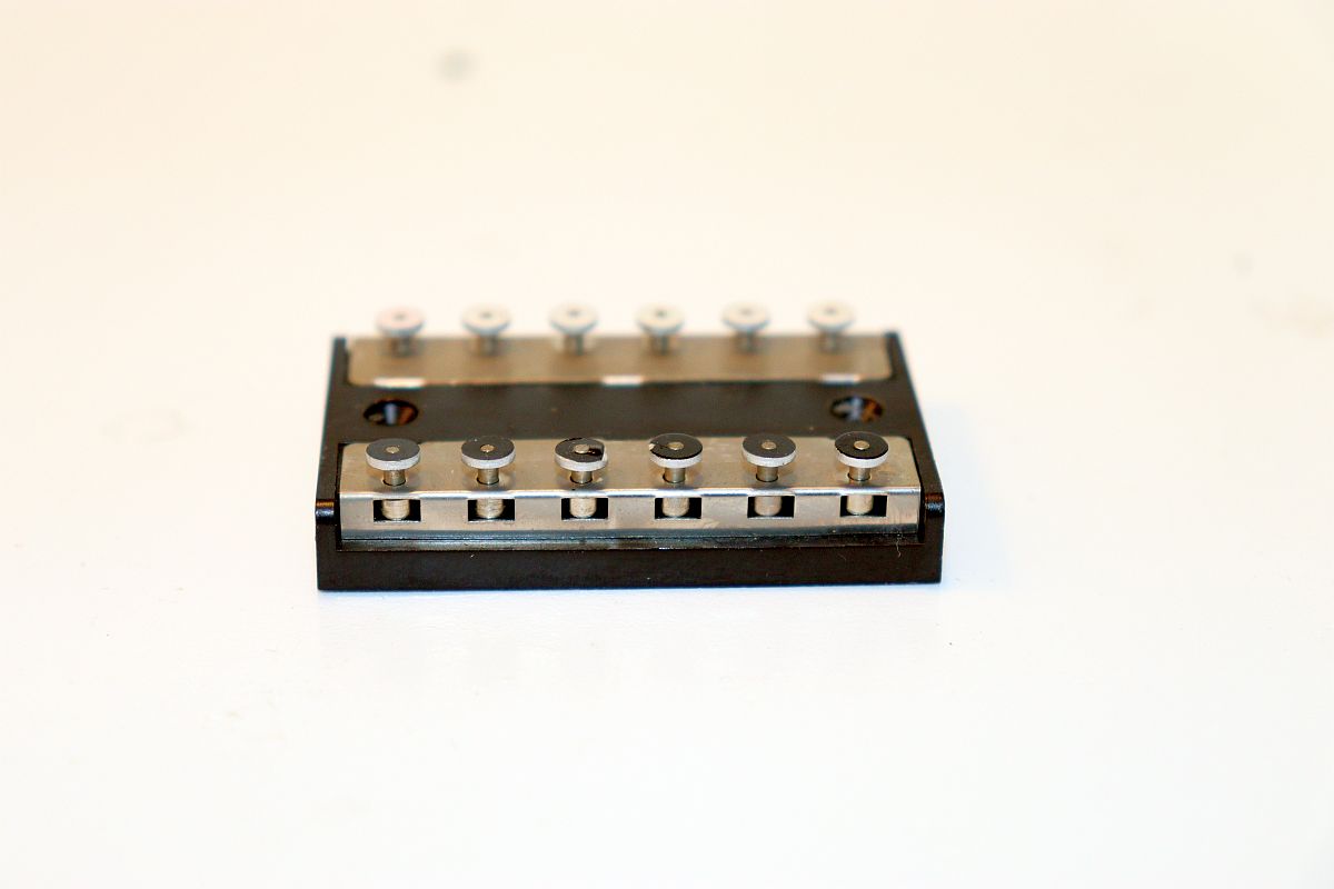 Trix Express 66582, distributor plate with 12 terminals, DC, for H0 and N scale