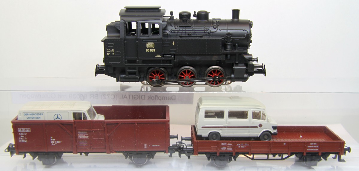 Märklin Zug Set 4, "Gütertransport", Digitale Dampflok BR 80039 (Code 78) + zwei Märklin Güterwagen mit Autos, AC, Spur H0, ohne OVP