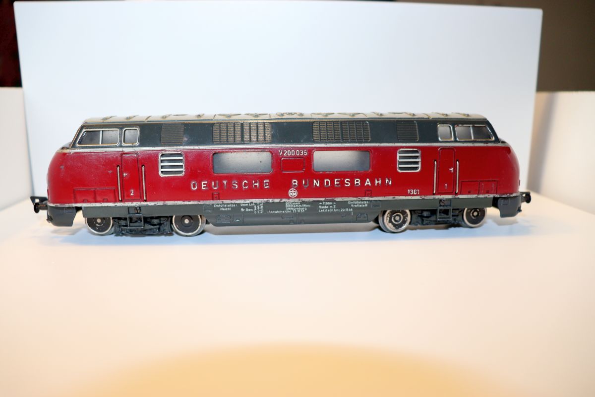 Fleischmann 1381, Diesel locomotive BR 200035 of the DB, DC, for gauge H0, see pictures, 