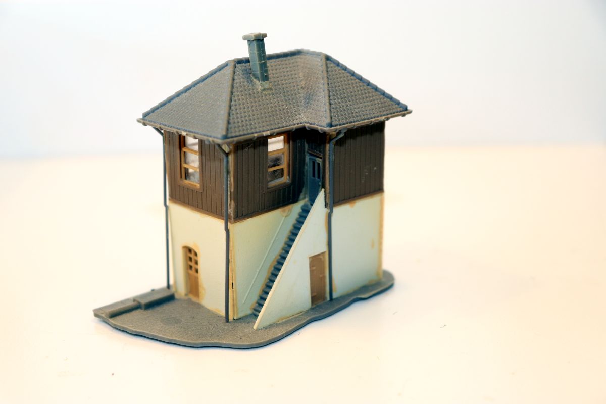 Model Kit SW21179, Signal Box (already assembled from kit, item comes from a dismantled layout), for N gauge, w