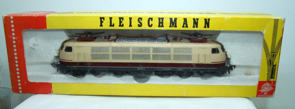 Fleischmann 4375,  Elektrolok BR 103 118-6 der DB, beige/rot, DC, Spur H0, mit OVP