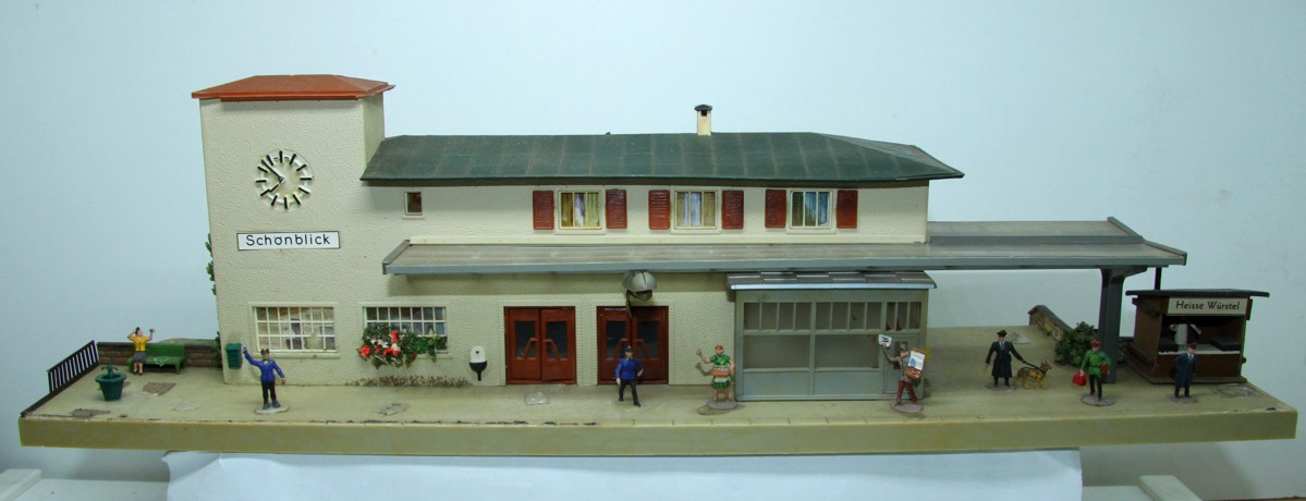 Modellbau Faller Bahnhof Schönblick (bereits aus Bausatz zusammengebaut und war auf einer Anlage integriert), für Spur H0, ohne Originalverpackung, siehe Bilder