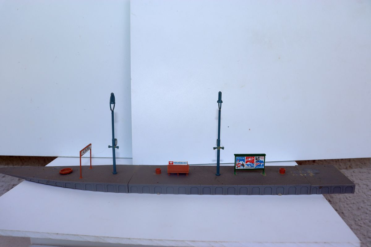 Model kit SW21963, H0-scale platform, length approx. 40 cm, width approx. 5.5 cm