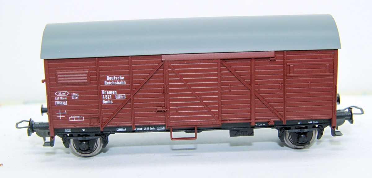 gedeckter Güterwagen der DR, SW13858, rotbraun, DC, Spur H0, mit Ersatzverpackung, 