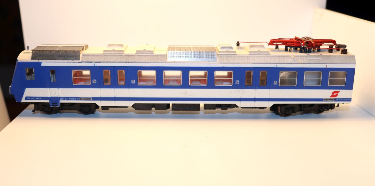 Jägerndorfer JC40940, Triebwagen aus 3-tlg. E-Triebzug Rh 4020 der ÖBB, Grau/Blau
