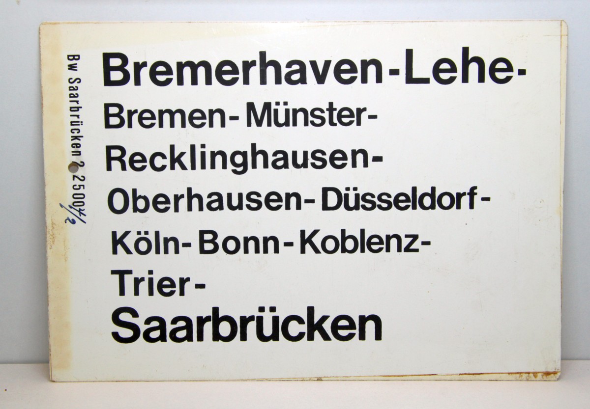 DB Zugschild 26 aus Kunststoff, "Louxembourg - Bremerhaven-Lehe"  und Rückseite "Bremerhaven-Lehe - Saarbrücken"