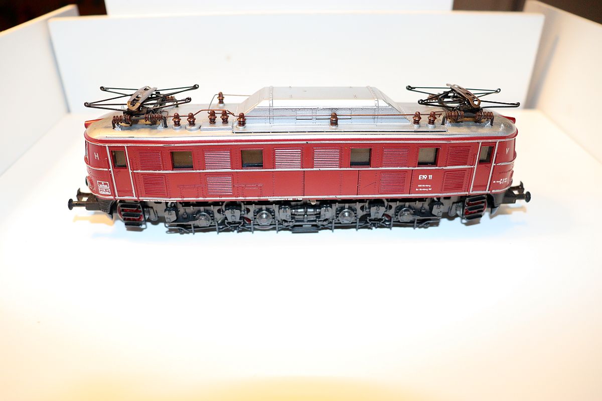 Rivarossi 1098, E-Lok E19 11 der DB, rot, DC, für Spur H0, siehe Bilder, 