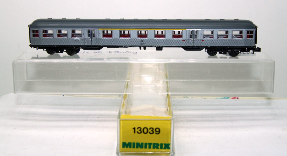 Minitrix 13039, Nahverkehrswagen 1./2. Klasse (Silberling) der DB, Epoche IV, DC, Spur N, mit Originalverpackung