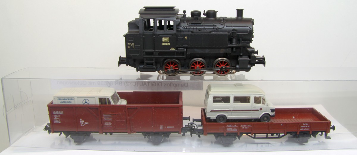 Märklin Zug Set 4, "Gütertransport", Digitale Dampflok BR 80039 (Code 78) + zwei Märklin Güterwagen mit Autos, AC, Spur H0, ohne OVP