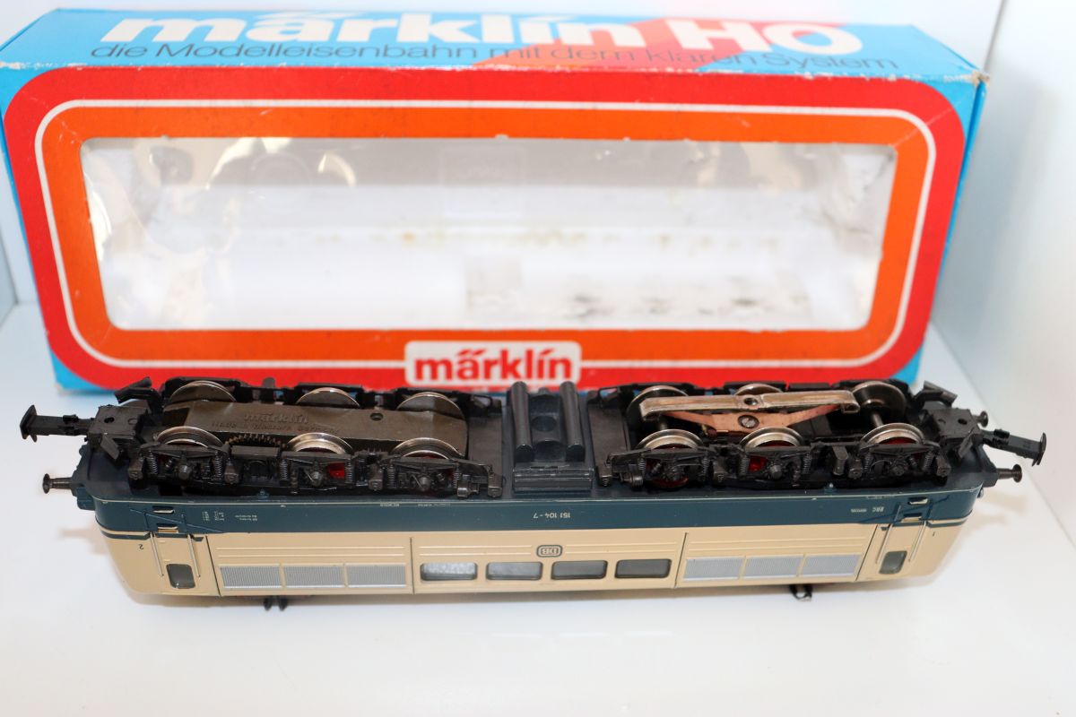 Märklin 3058, Elektrolok, Baureihe 151 der DB beige/türkis, Betriebsnummer 151 104-7