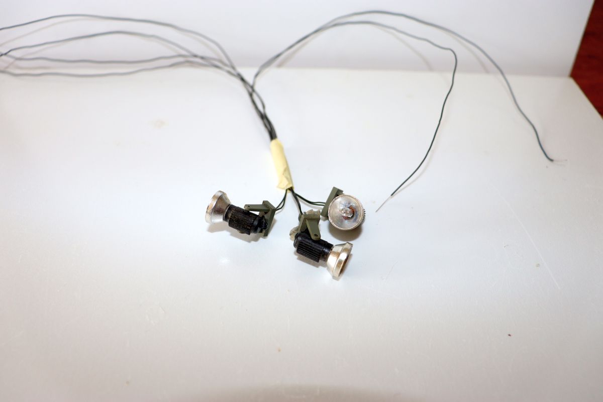 Viessmann SW21012, floodlight low, height 2 cm, for gauge H0, see pictures, 