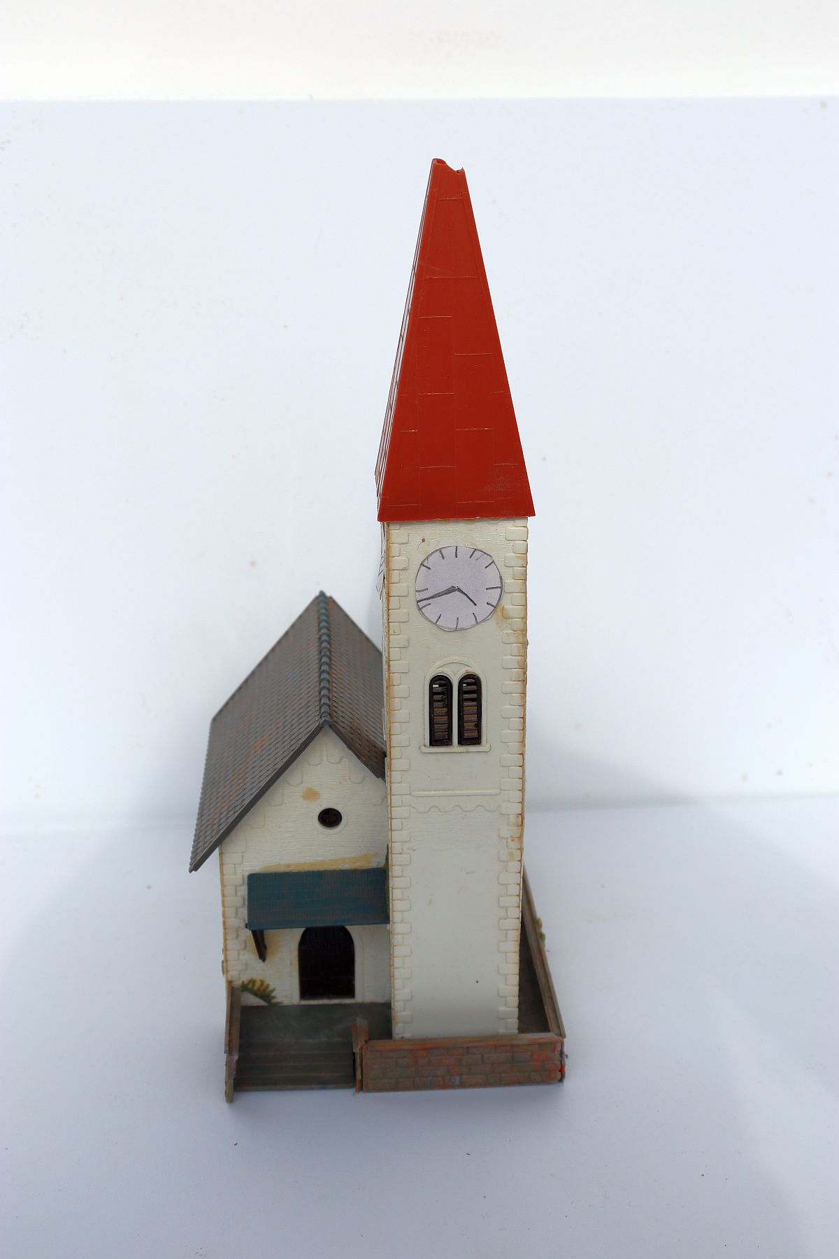 Modellbau SW20024, church with square tower, H0 gauge, (already assembled from kit),