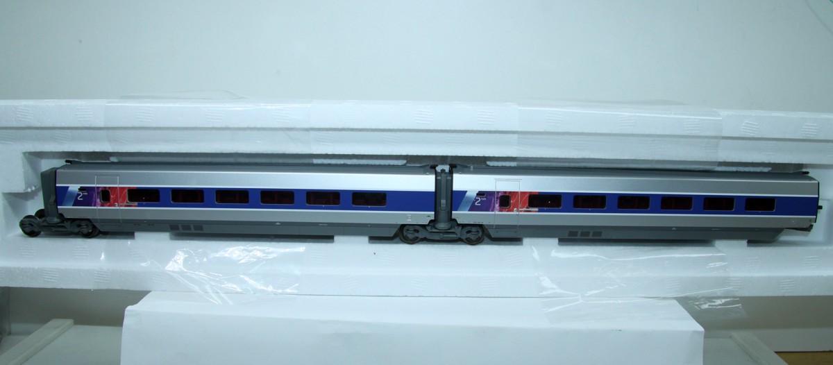 Märklin 43430 , Supplementary car set 2 for the TGV POS., for H0 gauge, with original packaging.