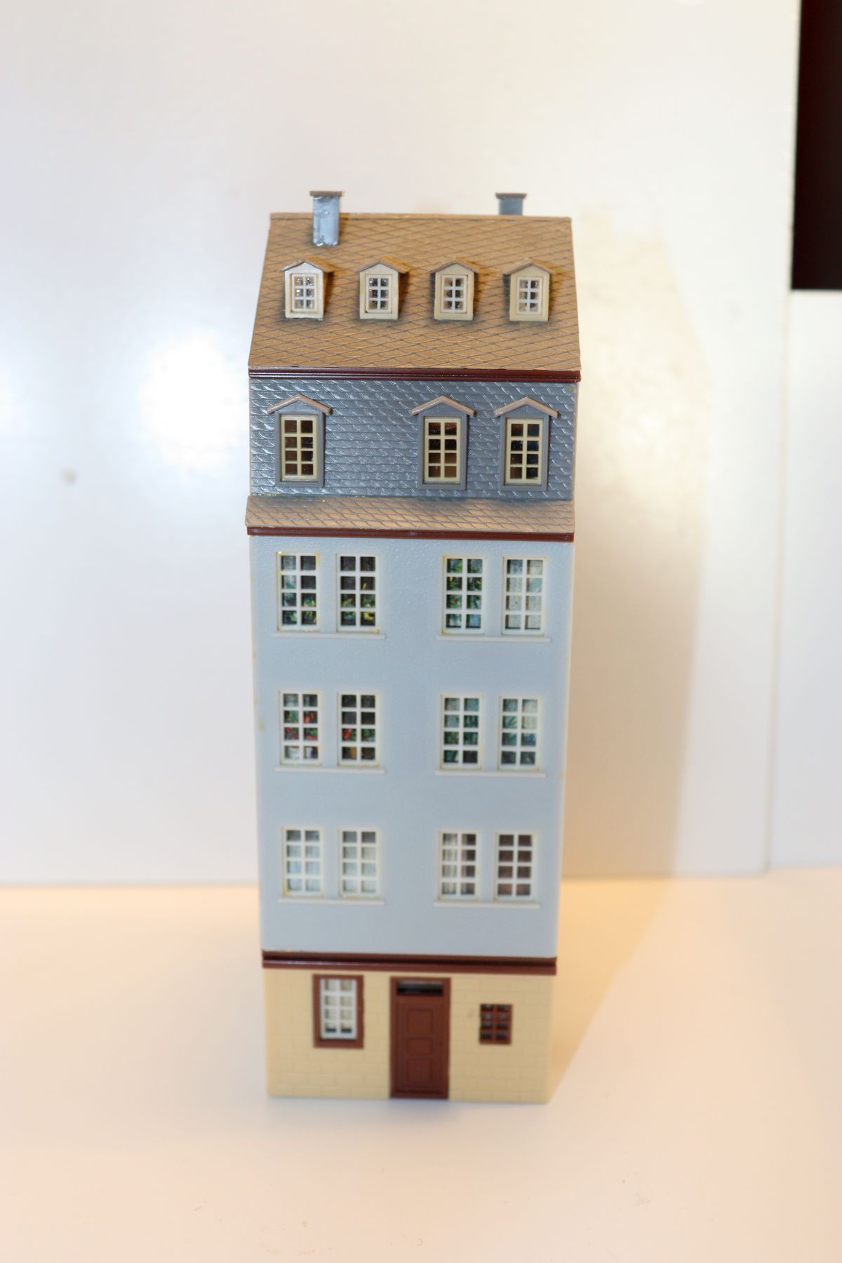 Modellbau SW21664, Fachwerkhaus mit Geschäft, historische Restauration zum Römerberg