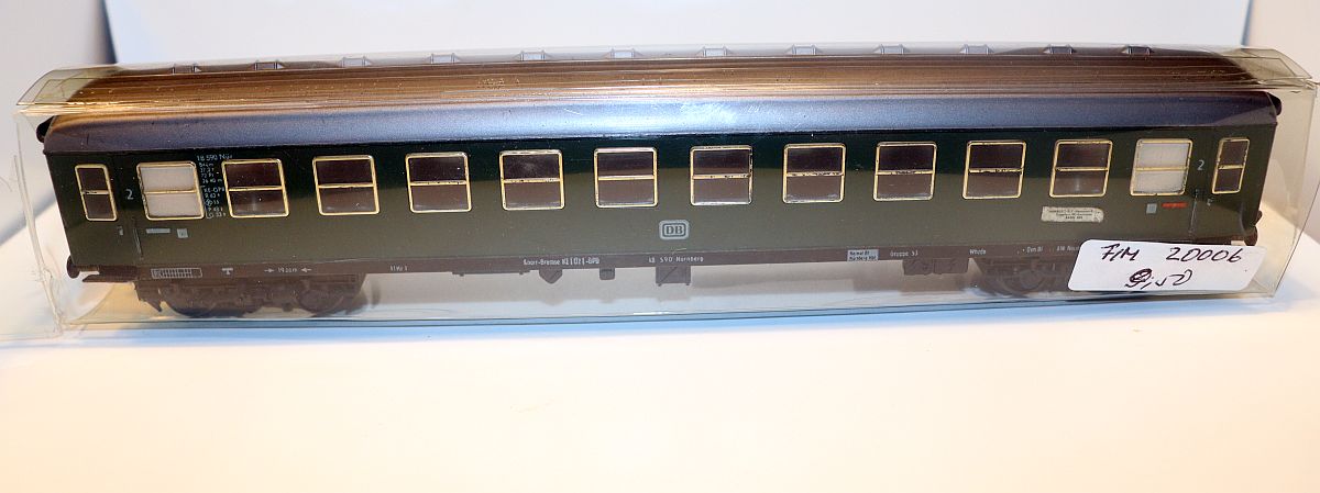  Fleischmann SW20006, green 2nd class D train coach, four-axle, for H0 gauge, 