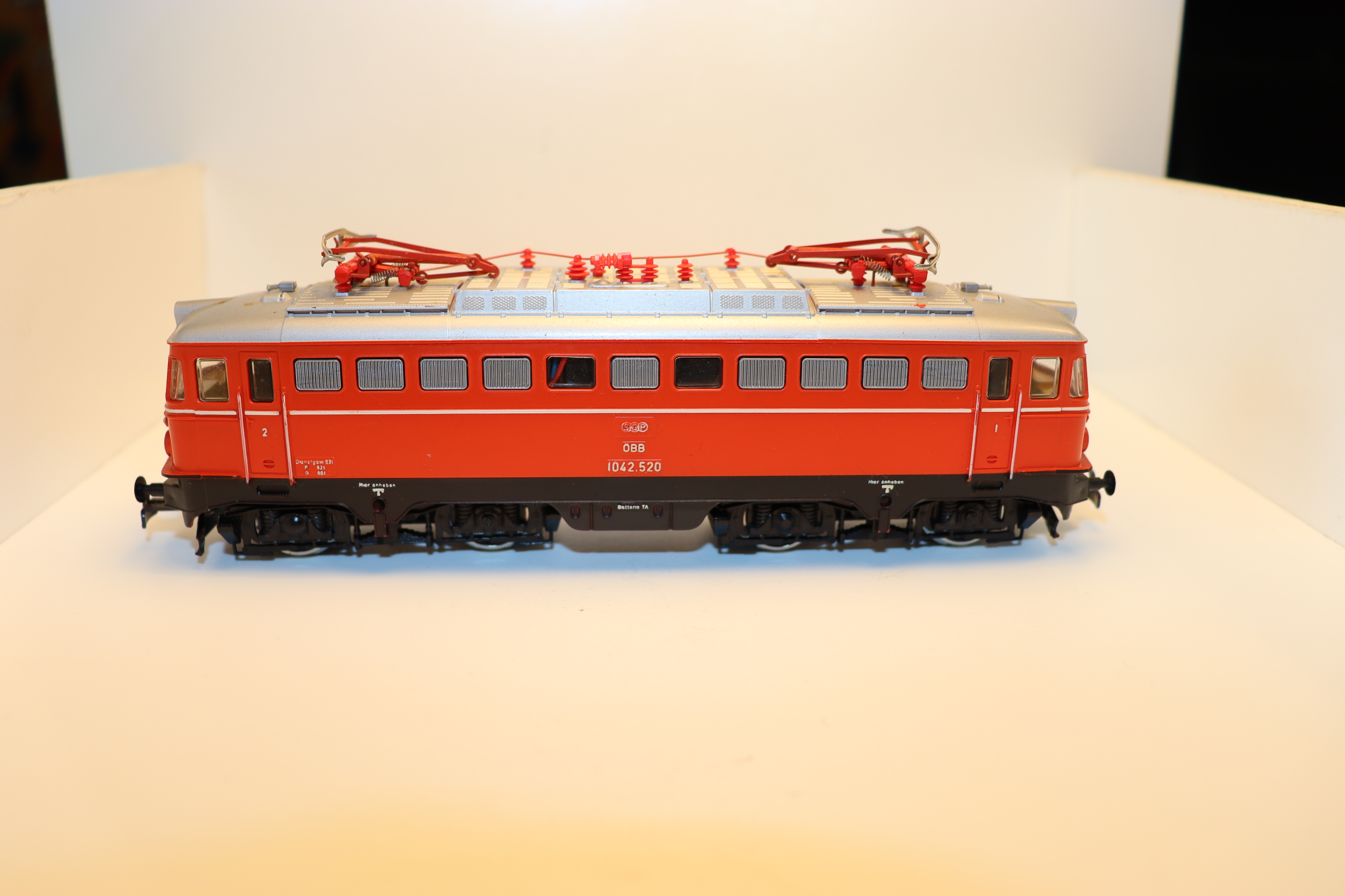 Kleinbahn SW21218, Elektrolok  BR 1042.520 der ÖBB, rot 