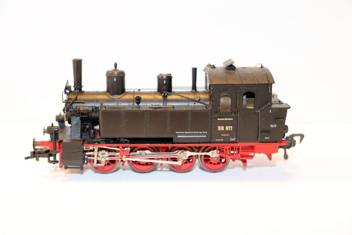 Fleischmann 4098, DRG steam locomotive BR 98 811, black, DC, for gauge H0, see pictures,