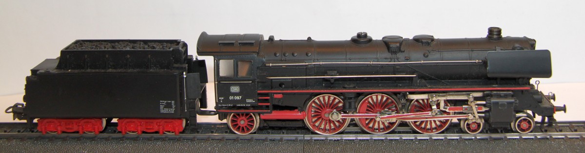 Märklin 3048, Dampflokomotive mit Tender,  BR 01 der DB, 