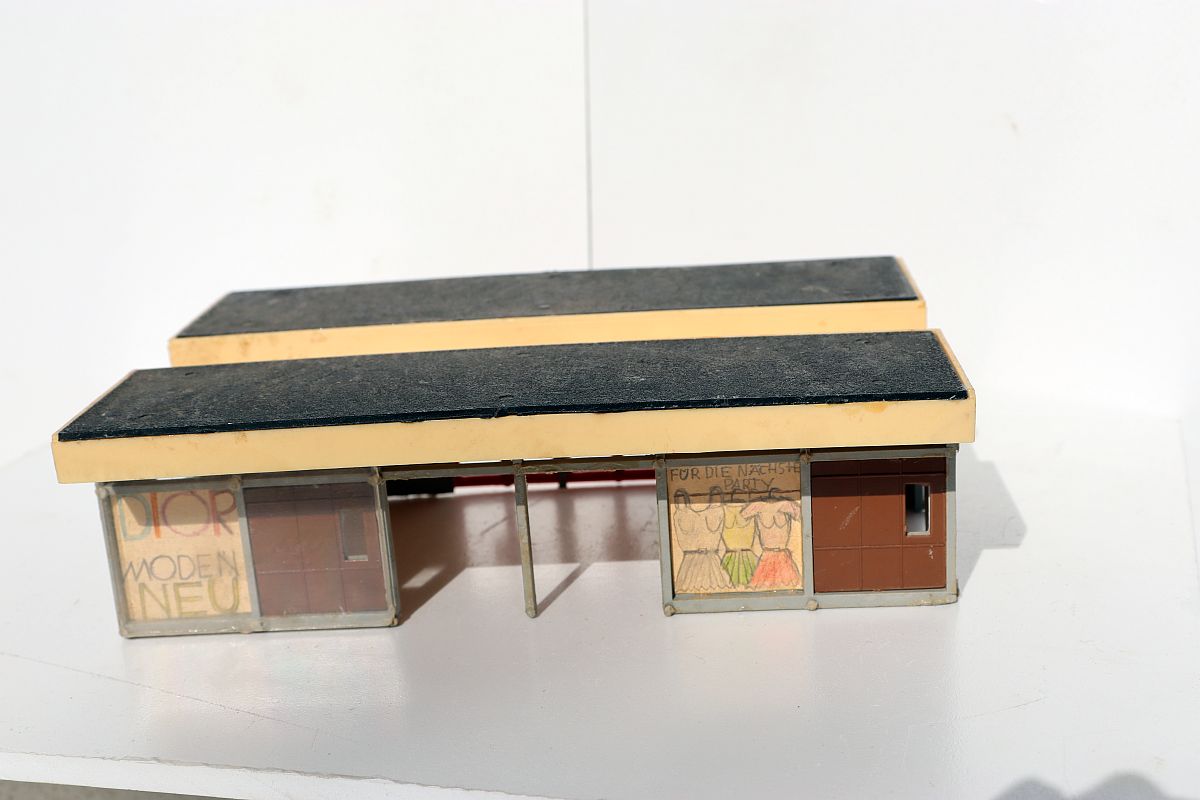 Model making SW20082, old textile department stores', gauge H0, (already assembled from kit), 