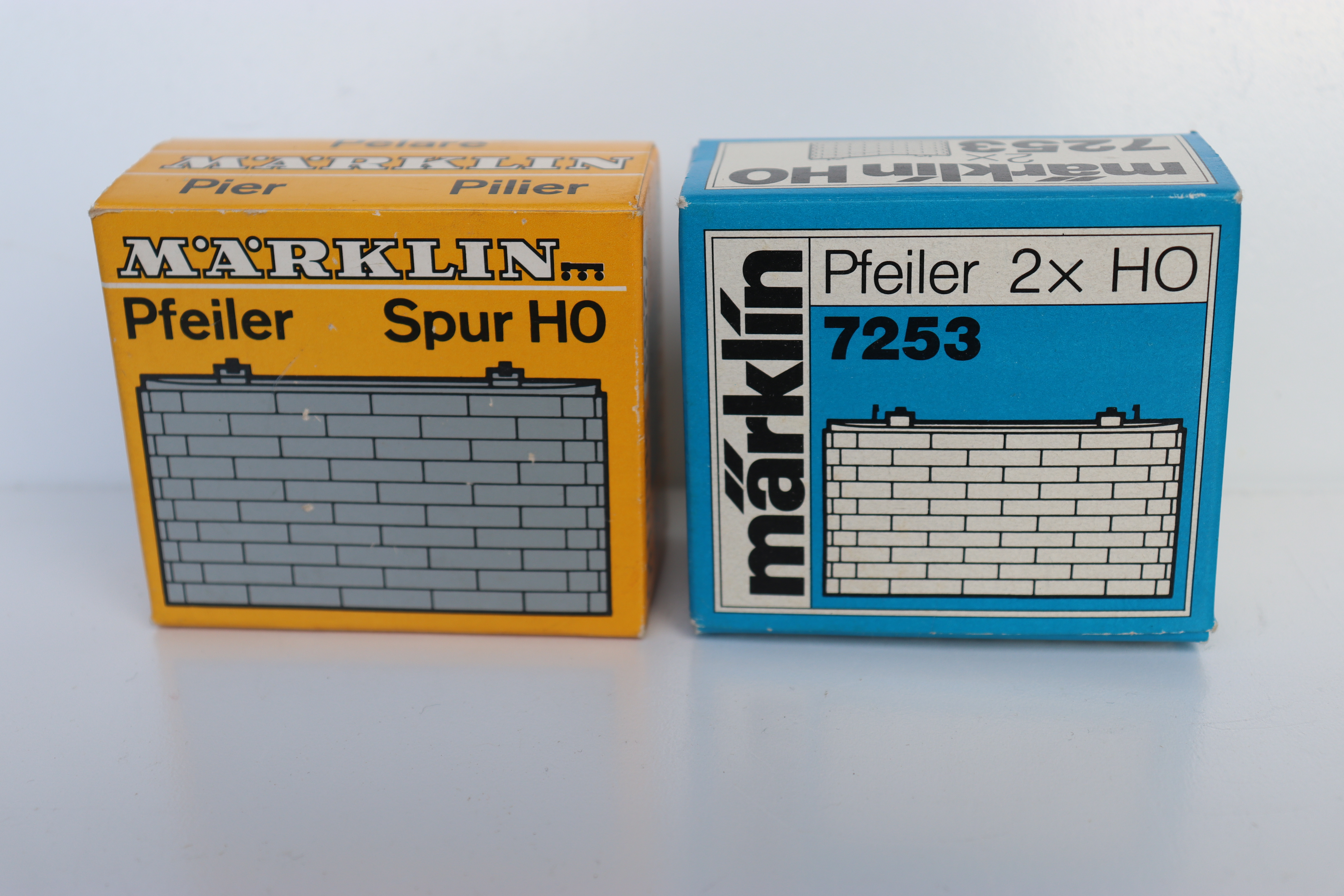 Märklin 7253, Pfeiler für Rampen und Überführungen, 30 mm , grau, 2 Pfeiler mit Originalverpackung
