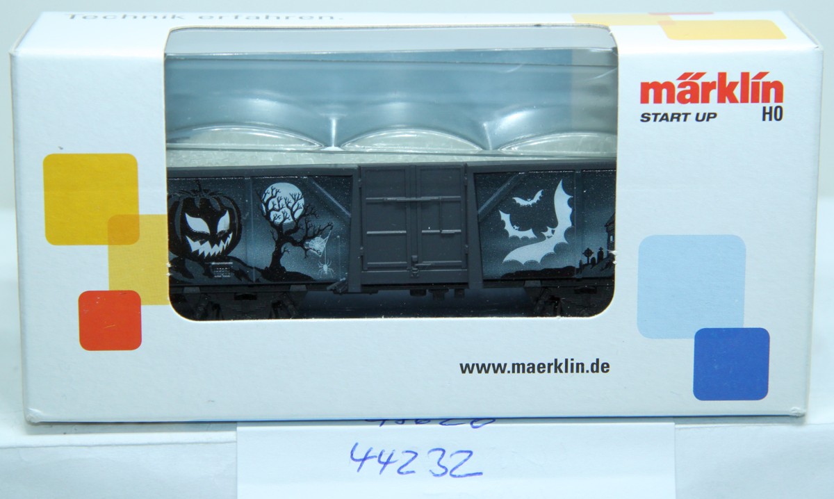 Märklin 44232, Märklin Start up - Halloween Wagen - Glow in the Dark, AC, Spur H0, mit Originalverpackung,  Vorbild: Offener Güterwagen in einer individuellen Halloween-Gestaltung.