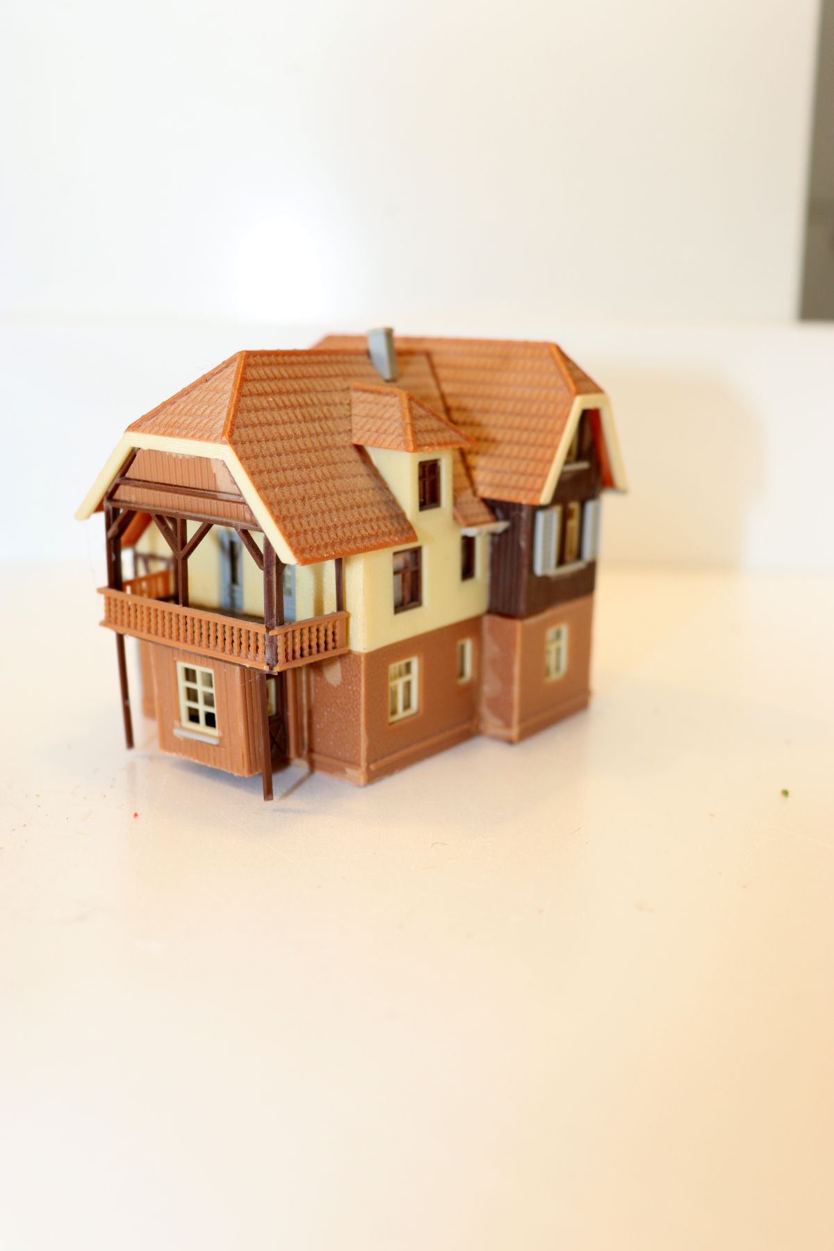 Model building SW21149, rural residential house (already assembled from a kit, the item comes from a dismantled layout), for N gauge, 