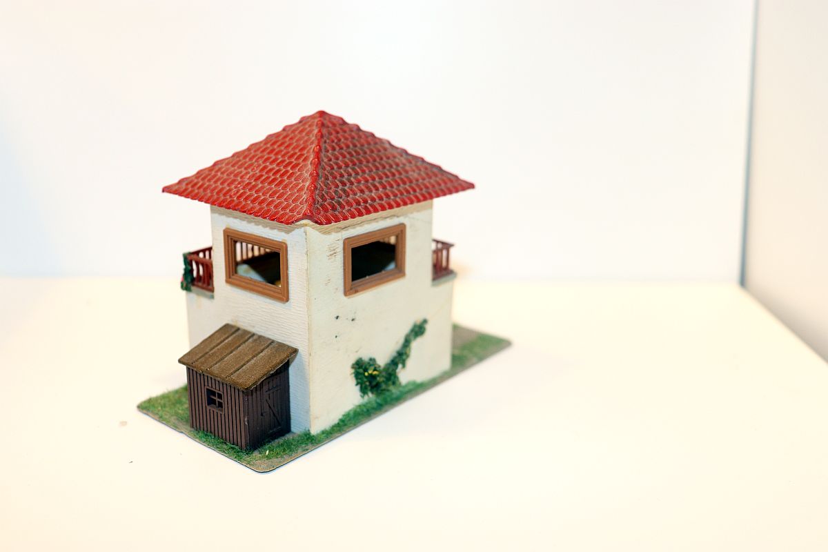 Modellbau SW20285, small house with shed, (already assembled from kit, the item comes from a dismantled layout), for H0 scale