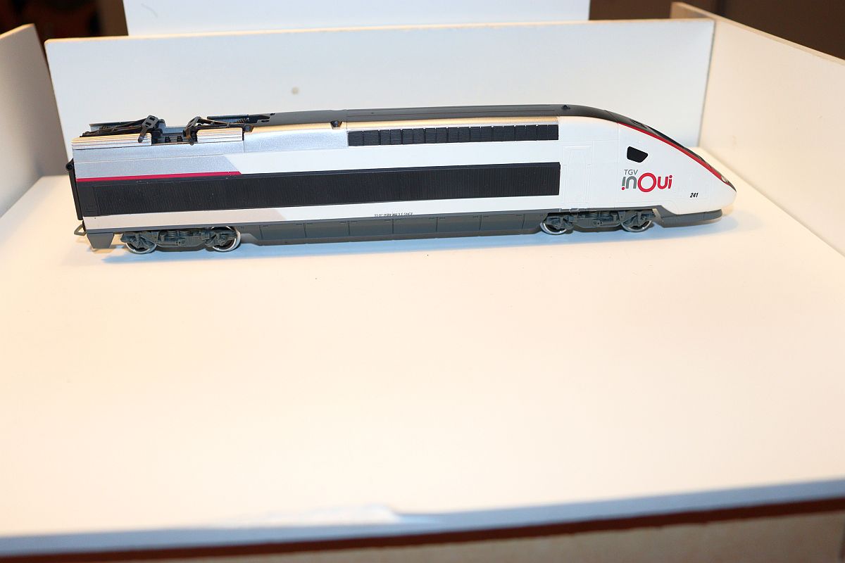 Jouef HJ1060, Triebzug TGV inOui mit Doppelstockwagen, Epoche VI, "SNCF", DC, für Spur H0, siehe Bilder