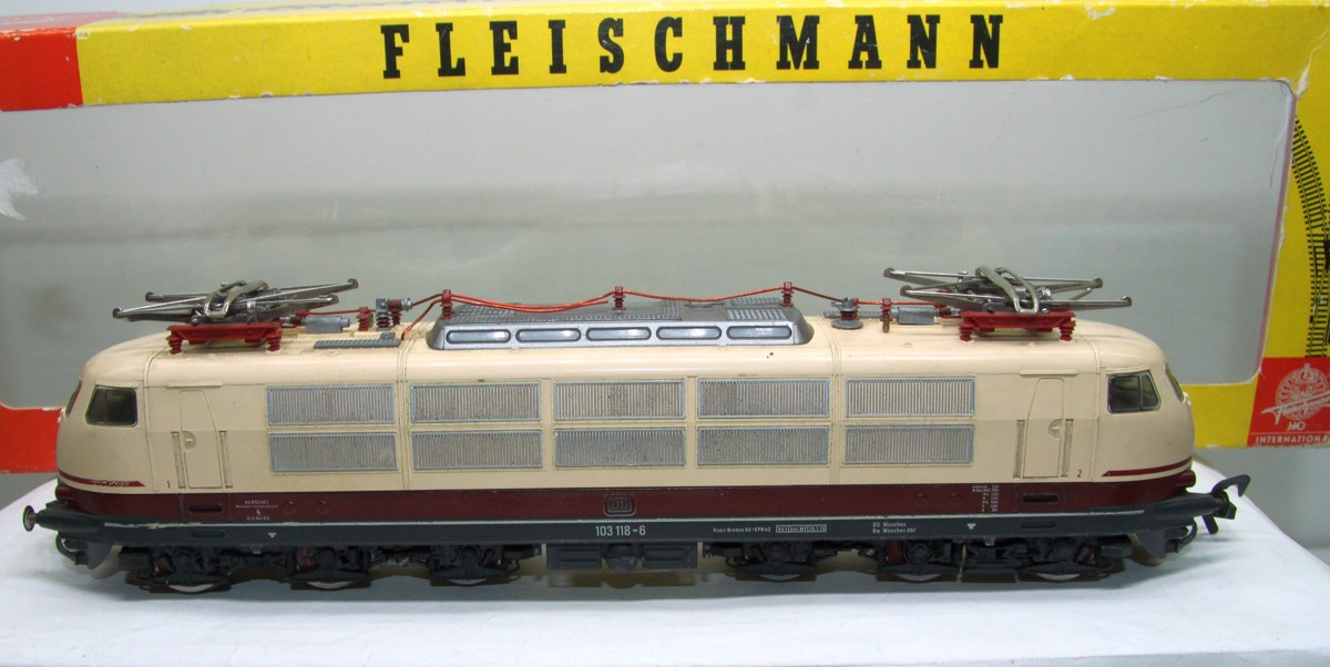 Fleischmann 4375,  Elektrolok BR 103 118-6 der DB, beige/rot, DC, Spur H0, mit OVP