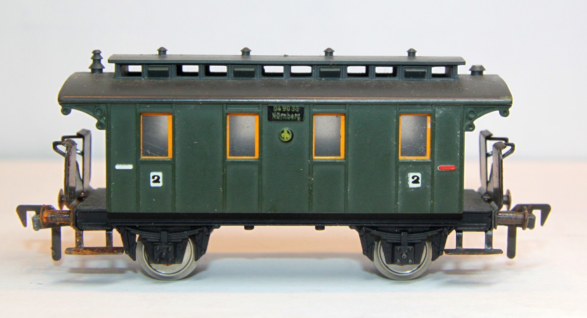 Fleischmann 049033, passenger car, green, AC, gauge H0