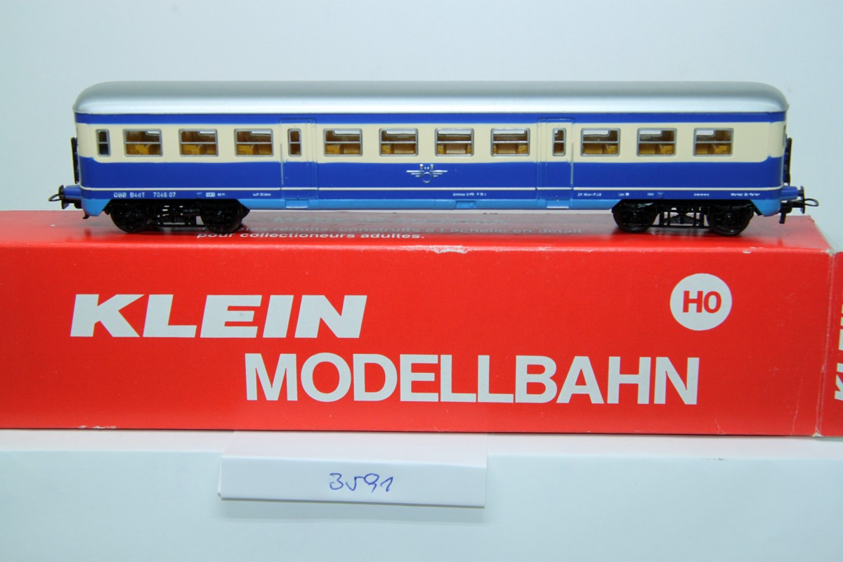 Small railway, 4-axle railcar trailer of the ÖBB, 3951, DC, for gauge H0, with original box