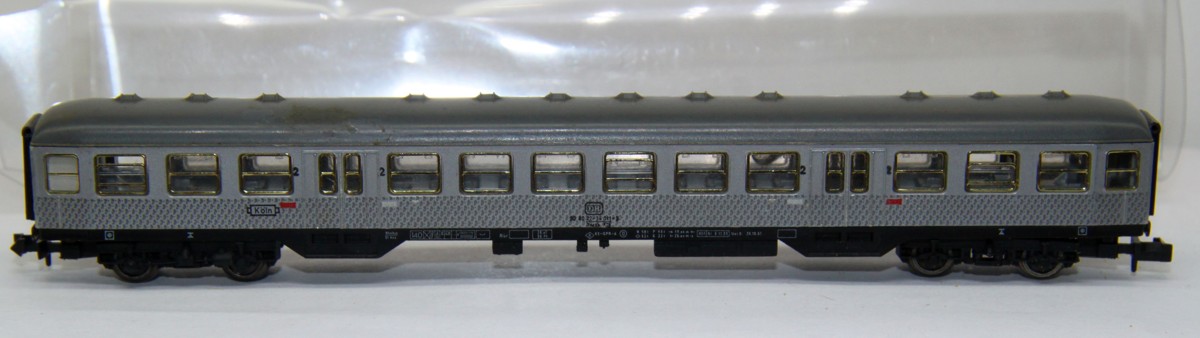 Fleischmann 8122, Nahverkehrswagen (´Silberling´) 2. Kl., Gattung/Bauart Bnrzb 725.1, 4-achsig, silbergrauDC, Spur H0, ohne OVP